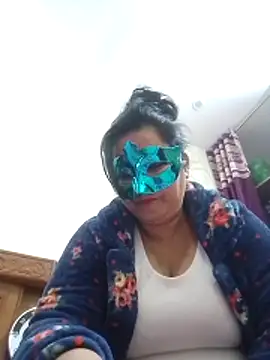 Snapshot of Honey-26 chatting on 11/27/25, 08:27 Honey-26 online show from 11/27/25, 08:27