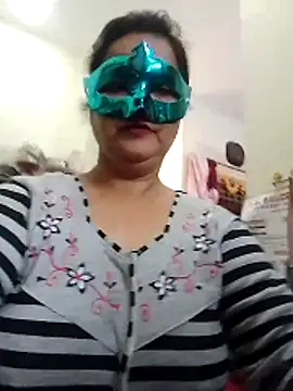 Snapshot of Honey-26 chatting on 11/28/25, 06:38 Honey-26 online show from 11/28/25, 06:38