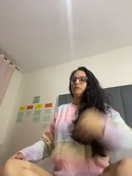 julieta rossi online show from 11/28/25, 03:20