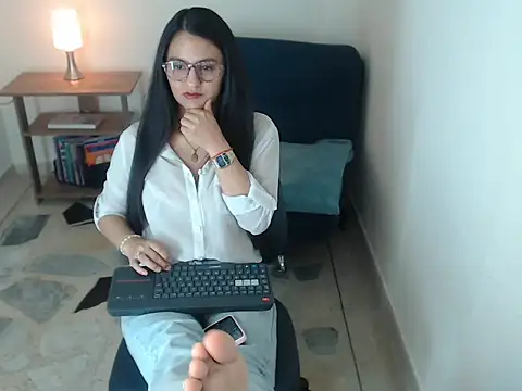 julieta rossi online show from 12/18/25, 04:29