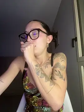 honeymalou online show from 10/29/25, 04:09