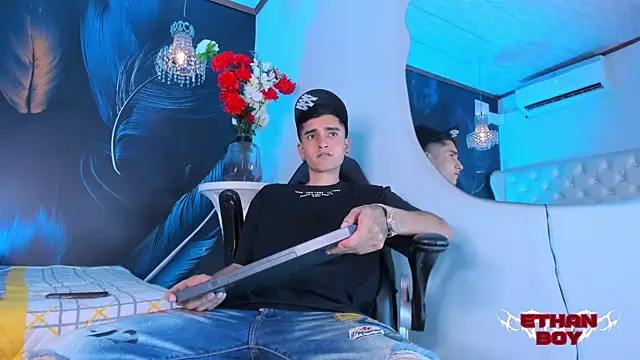 Ethan Boy  online show from 12/22/25, 07:11