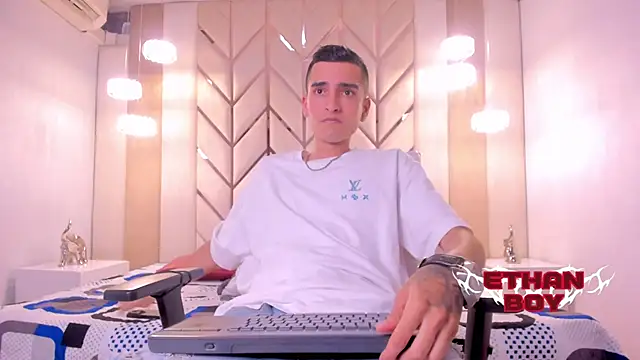 Ethan Boy  online show from 03/03/26, 09:21