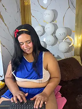 Snapshot of adara_sweet20 chatting on 12/13/25, 07:53 adara sweet20 online show from 12/13/25, 07:53