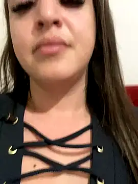 Snapshot of manu8325 chatting on 11/29/25, 02:14 manu8325 online show from 11/29/25, 02:14