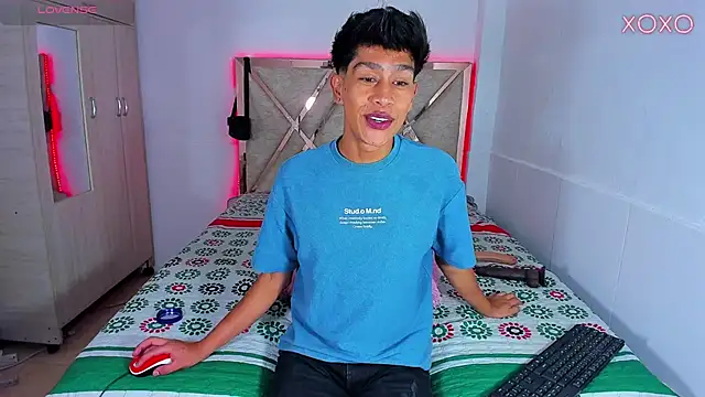 Jacovo2002 online show from 10/20/25, 05:24