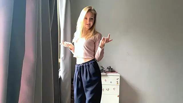 Snapshot of _petaI chatting on 10/15/25, 06:35  petaI online show from 10/15/25, 06:35