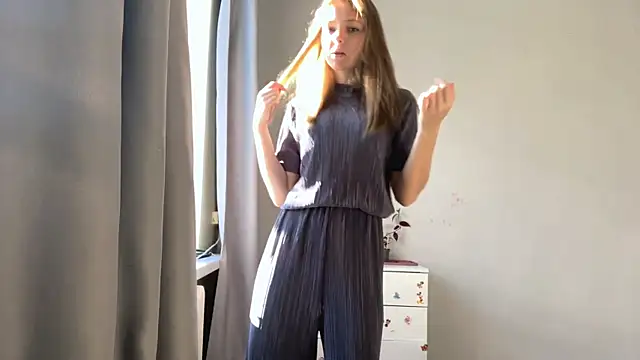 Snapshot of _petaI chatting on 10/22/25, 06:02  petaI online show from 10/22/25, 06:02