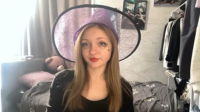 Snapshot of _petaI chatting on 10/31/25, 06:25  petaI online show from 10/31/25, 06:25