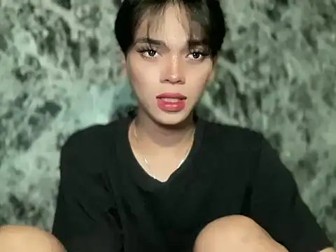 Snapshot of Chechay chatting on 11/19/25, 12:05 Chechay online show from 11/19/25, 12:05