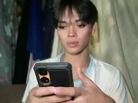 Snapshot of Chechay chatting on 11/24/25, 12:27 Chechay online show from 11/24/25, 12:27