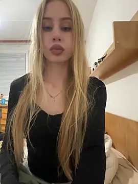 Snapshot of JudithCarly chatting on 12/21/25, 10:17 JudithCarly online show from 12/21/25, 10:17