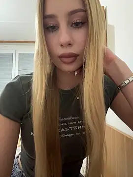 Snapshot of JudithCarly chatting on 04/01/26, 09:34 JudithCarly online show from 04/01/26, 09:34