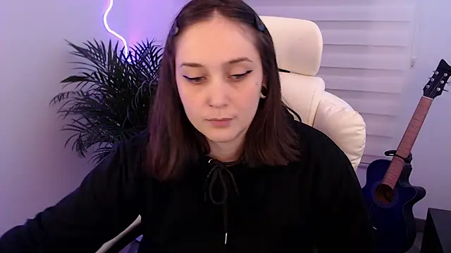 Snapshot of Fallenag666 chatting on 11/08/25, 02:45 Fallenag666 online show from 11/08/25, 02:45