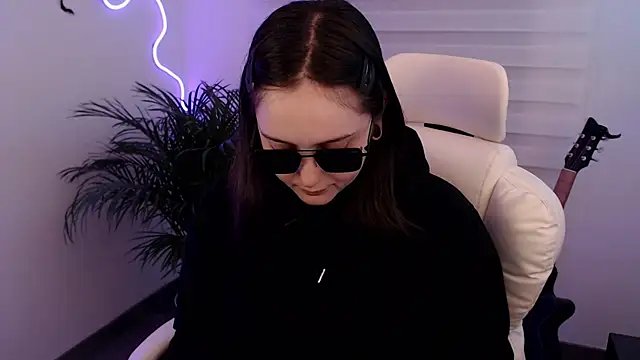 Snapshot of Fallenag666 chatting on 11/30/25, 05:00 Fallenag666 online show from 11/30/25, 05:00