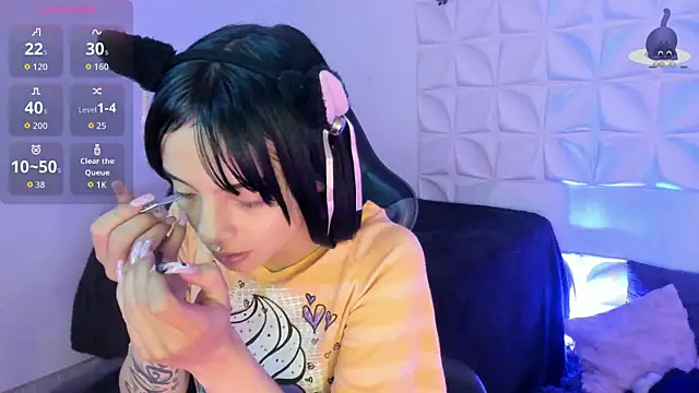 Barbieteeen online show from 10/28/25, 04:38