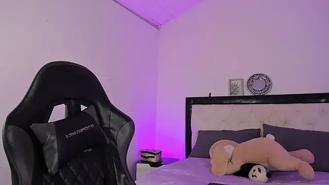 Barbieteeen online show from 11/16/25, 04:07