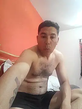 Snapshot of Ezeaxl chatting on 11/30/25, 07:40 Ezeaxl online show from 11/30/25, 07:40