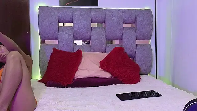 alix kitty online show from 11/19/25, 08:09