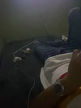 Snapshot of Joven_Modelo chatting on 10/10/25, 10:20 Joven Modelo online show from 10/10/25, 10:20