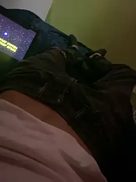 Snapshot of Joven_Modelo chatting on 10/15/25, 11:05 Joven Modelo online show from 10/15/25, 11:05