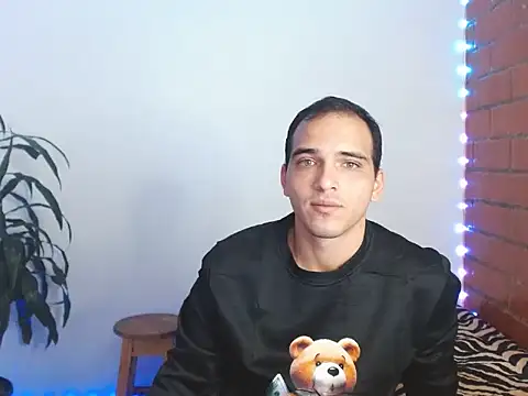 Maax3023 online show from 10/27/25, 04:22