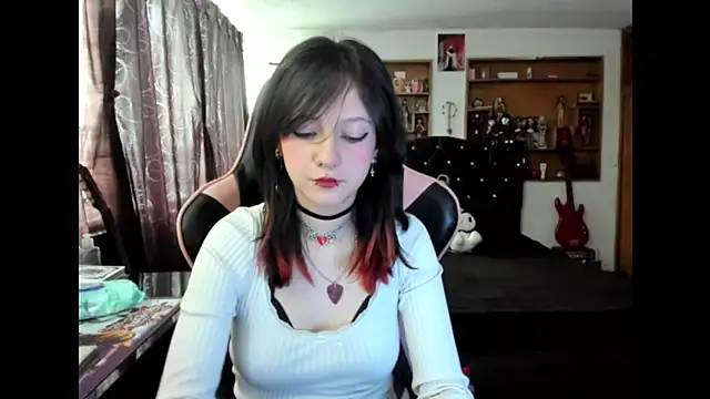 Snapshot of Maki_Zein_ chatting on 11/19/25, 05:24 Maki Zein online show from 11/19/25, 05:24