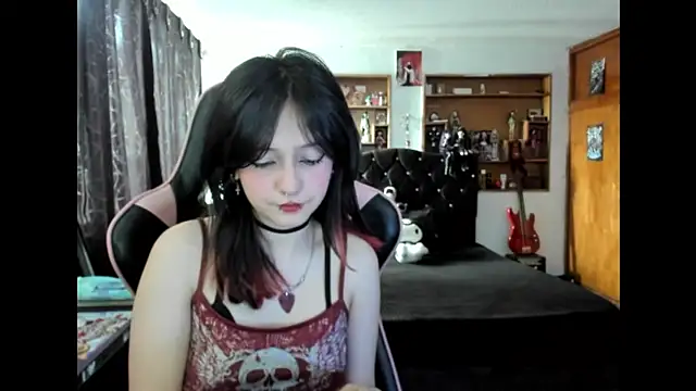 Snapshot of Maki_Zein_ chatting on 11/26/25, 02:29 Maki Zein online show from 11/26/25, 02:29