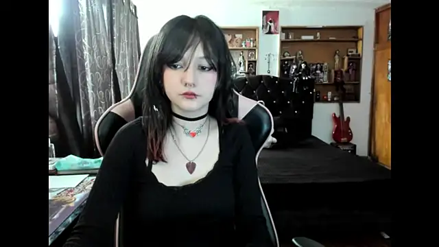 Snapshot of Maki_Zein_ chatting on 12/01/25, 07:19 Maki Zein online show from 12/01/25, 07:19