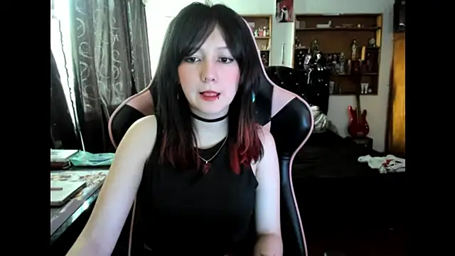 Snapshot of Maki_Zein_ chatting on 12/05/25, 05:42 Maki Zein online show from 12/05/25, 05:42