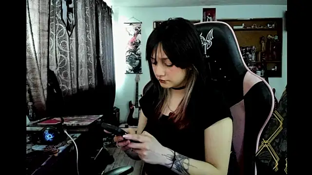 Snapshot of Maki_Zein_ chatting on 01/13/26, 08:47 Maki Zein online show from 01/13/26, 08:47