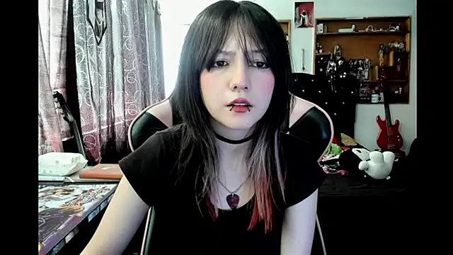 Snapshot of Maki_Zein_ chatting on 01/17/26, 04:43 Maki Zein online show from 01/17/26, 04:43