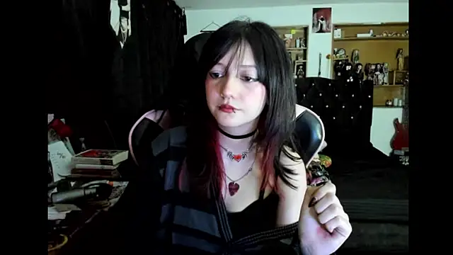 Snapshot of Maki_Zein_ chatting on 03/21/26, 03:44 Maki Zein online show from 03/21/26, 03:44