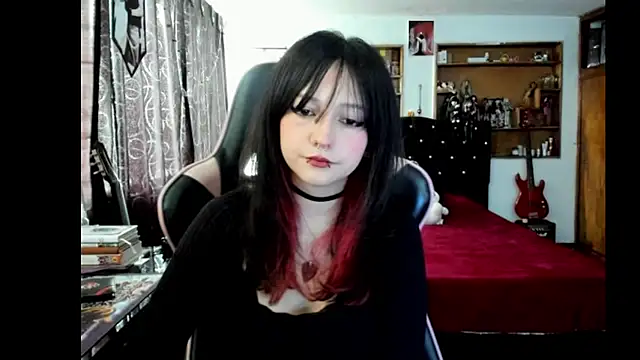 Snapshot of Maki_Zein_ chatting on 04/07/26, 08:42 Maki Zein online show from 04/07/26, 08:42