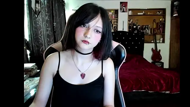 Snapshot of Maki_Zein_ chatting on 04/14/26, 09:32 Maki Zein online show from 04/14/26, 09:32