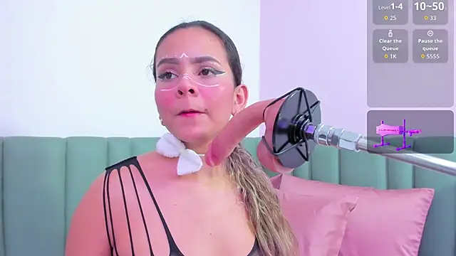 Snapshot of elizabeth_liones_ chatting on 12/20/25, 04:08 elizabeth liones online show from 12/20/25, 04:08