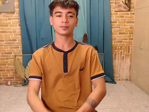 boy raphael online show from 10/10/25, 10:25