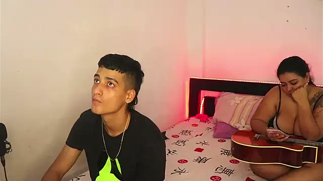 Snapshot of AnyRUSSO chatting on 12/05/25, 04:32 AnyRUSSO online show from 12/05/25, 04:32