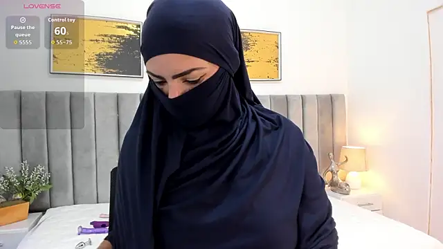  naylaa  online show from 11/09/25, 03:16