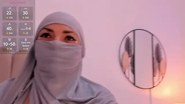  naylaa  online show from 11/25/25, 11:38