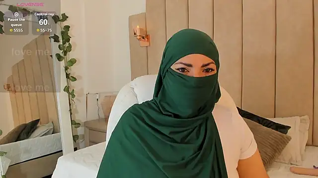  naylaa  online show from 11/29/25, 04:04