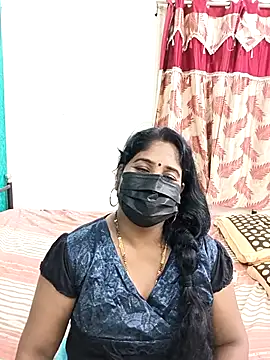tamil-aunt online show from 10/19/25, 06:19