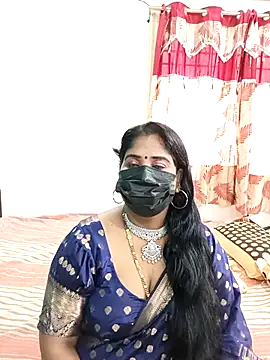 tamil-aunt online show from 10/22/25, 05:52