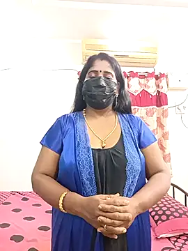 tamil-aunt online show from 11/28/25, 04:53