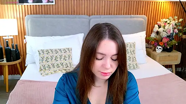 JulliRoss online show from 10/22/25, 05:08