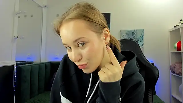 Melissa new22 online show from 11/03/25, 12:02