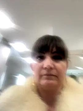 Snapshot of Butterfly8385 chatting on 10/14/25, 10:16 Butterfly8385 online show from 10/14/25, 10:16