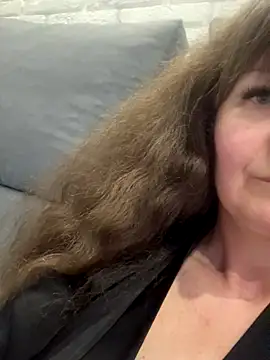 Snapshot of Butterfly8385 chatting on 10/17/25, 08:55 Butterfly8385 online show from 10/17/25, 08:55