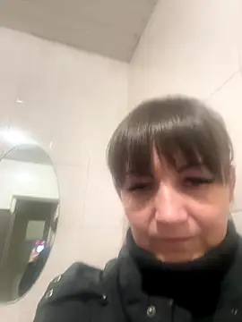 Snapshot of Butterfly8385 chatting on 10/20/25, 02:17 Butterfly8385 online show from 10/20/25, 02:17