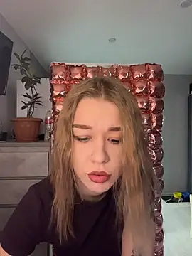 Snapshot of AngellnSilk chatting on 11/26/25, 09:21 AngellnSilk online show from 11/26/25, 09:21